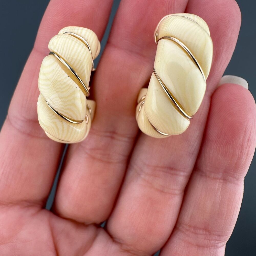 Vintage Napier Hoop Earrings MCM Cream Shrimp Gold Tone Clip Screw Signed - Picture 11 of 11